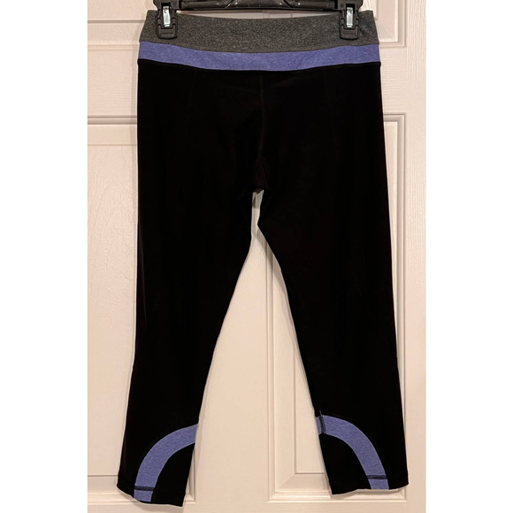 VOGO Athletica Cropped Size S Black Purple Gray 13" Waist x 21" Inseam x 9" Rise - Picture 2 of 3